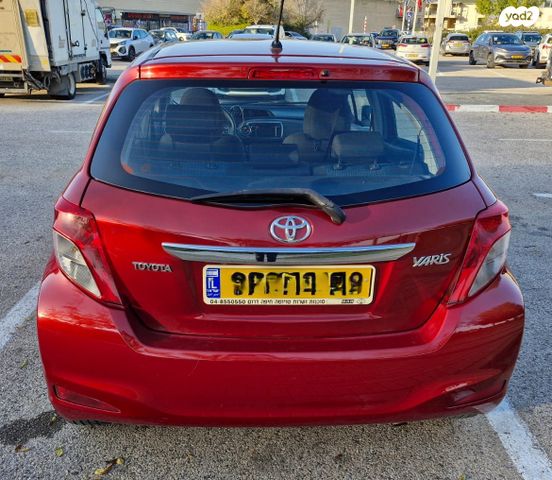 טויוטה יאריס