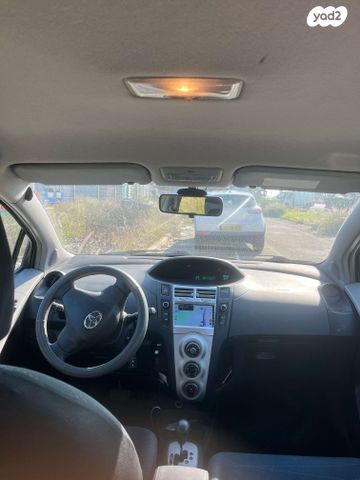 טויוטה יאריס