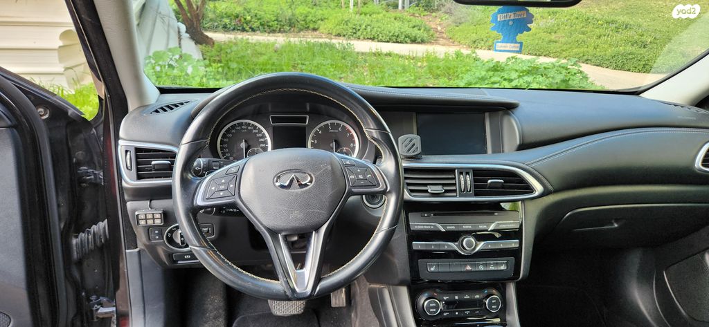 מודעת רכב אינפיניטי Q30