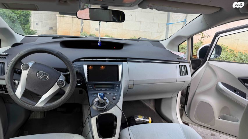 טויוטה פריוס