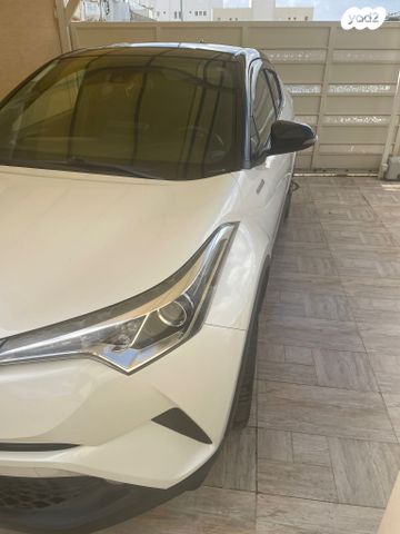 מודעת רכב טויוטה C-HR