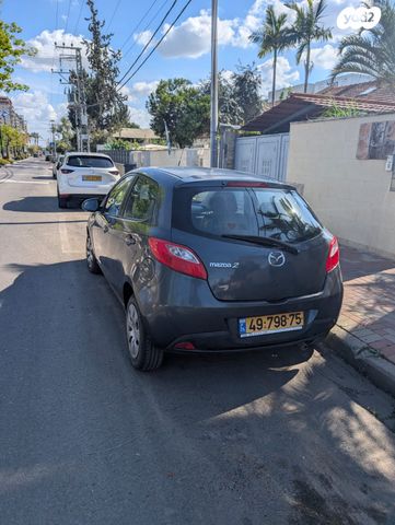 מודעת רכב מאזדה 2