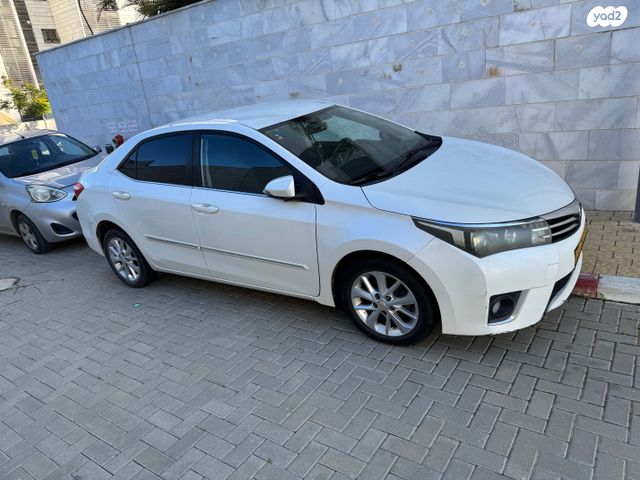 טויוטה קורולה