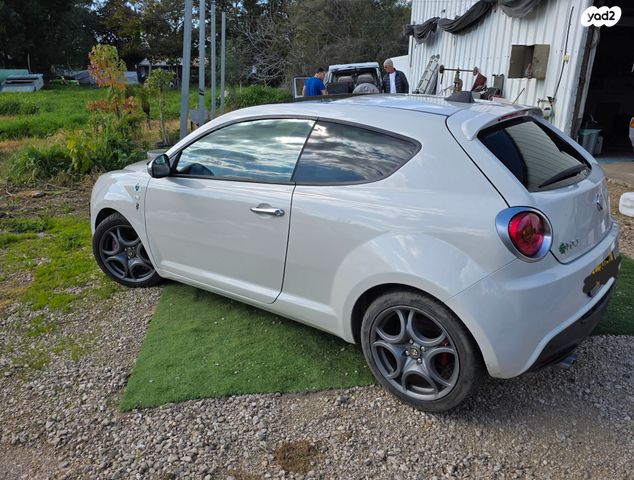 אלפא רומיאו מיטו