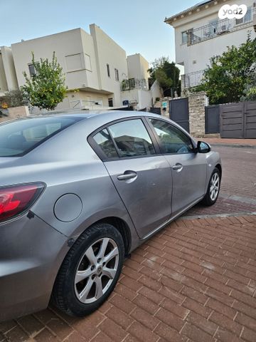 מודעת רכב מאזדה 3