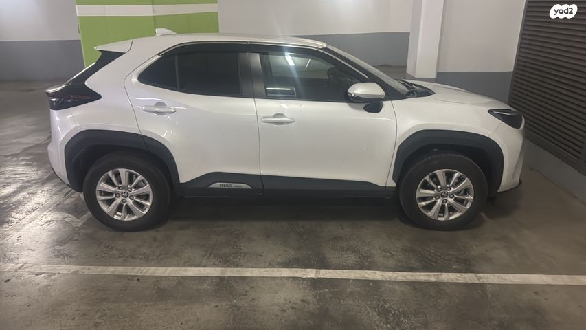 מודעת רכב טויוטה יאריס קרוס