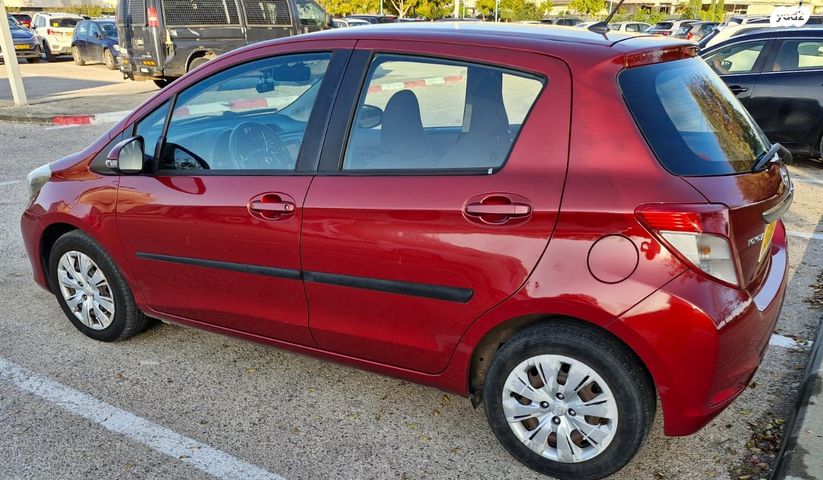 טויוטה יאריס