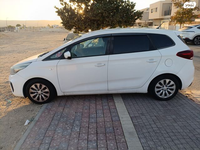 מודעת רכב קיה קארנס