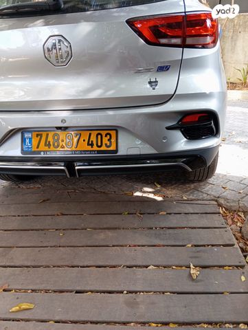 מודעת רכב אם ג'י ZS