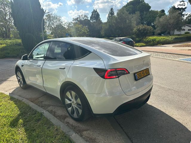 מודעת רכב טסלה מודל Y