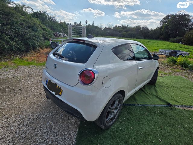 אלפא רומיאו מיטו