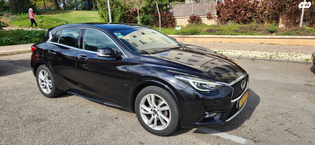 אינפיניטי Q30