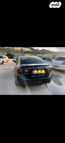 מודעת רכב מאזדה 3