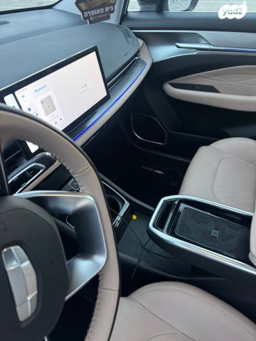 מודעת רכב ג׳ילי Geometry C