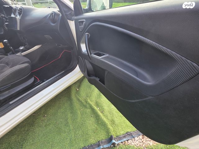 אלפא רומיאו מיטו