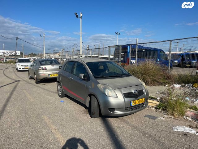 טויוטה יאריס