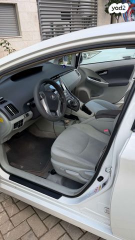 טויוטה פריוס