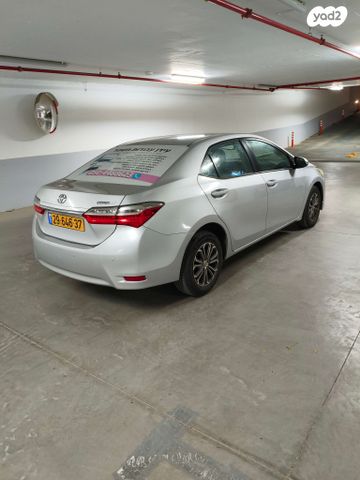 טויוטה קורולה