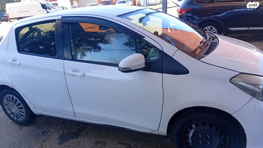 טויוטה יאריס