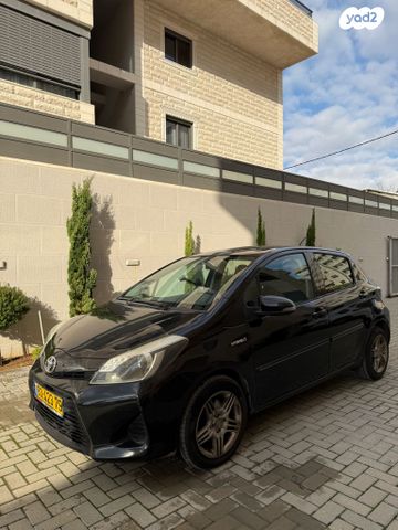 טויוטה יאריס