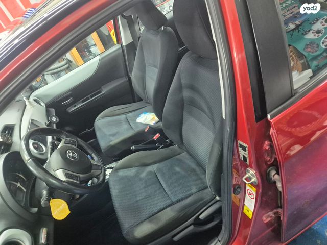 טויוטה יאריס