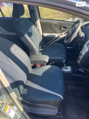 טויוטה יאריס