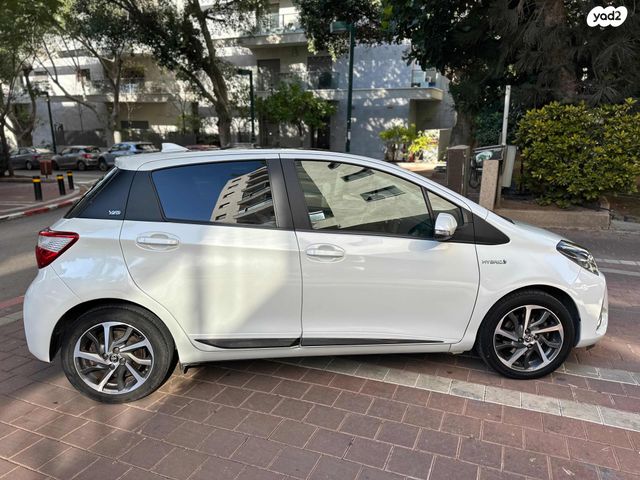 טויוטה יאריס