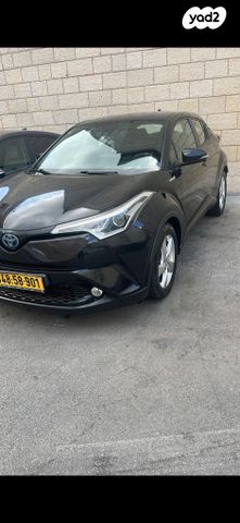 מודעת רכב טויוטה C-HR