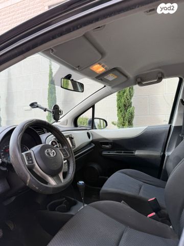 טויוטה יאריס