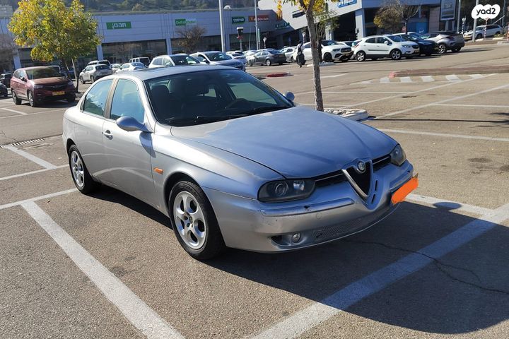 מודעת רכב אלפא רומיאו 156