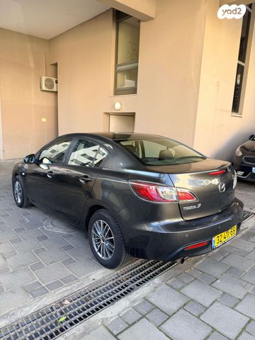 מודעת רכב מאזדה 3