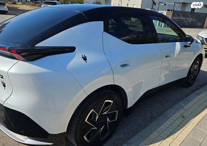 מודעת רכב לינק אנד קו 02