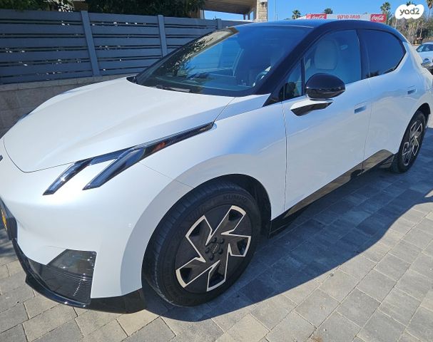 מודעת רכב לינק אנד קו 02