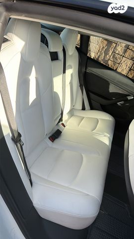 מודעת רכב טסלה מודל 3