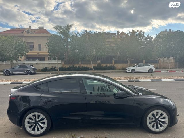 מודעת רכב טסלה מודל 3