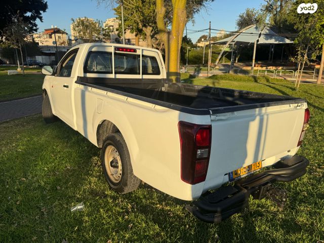 איסוזו די-מקס