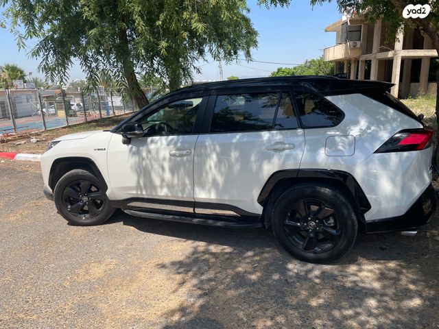 מודעת רכב טויוטה RAV4
