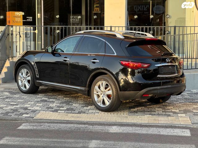 אינפיניטי QX70