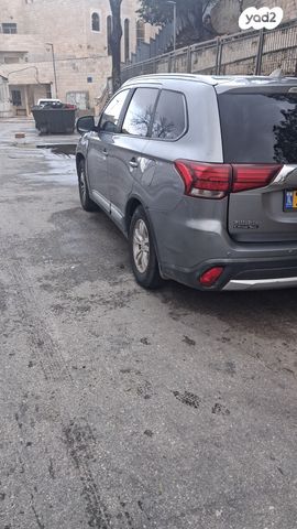 מיצובישי אאוטלנדר