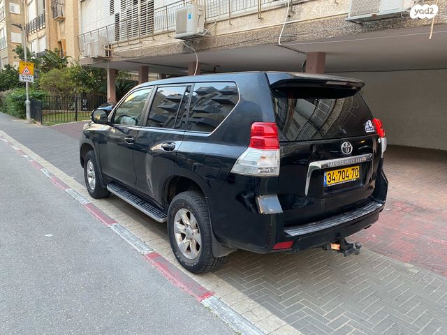 טויוטה לנד קרוזר