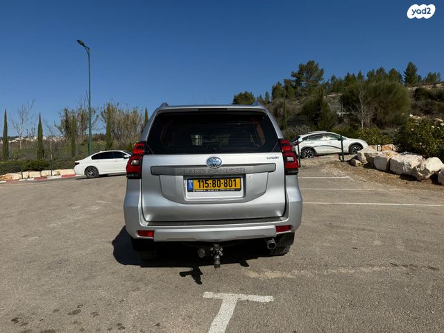 טויוטה לנד קרוזר