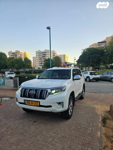 טויוטה לנד קרוזר