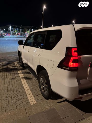 טויוטה לנד קרוזר