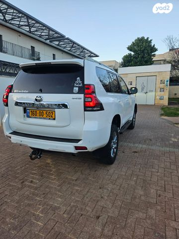 טויוטה לנד קרוזר