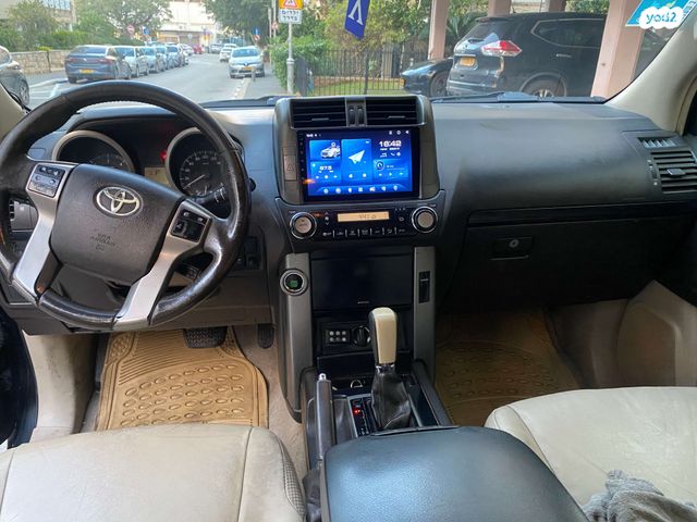 טויוטה לנד קרוזר