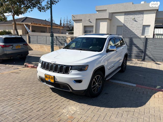 מודעת רכב ג'יפ גרנד צ'ירוקי