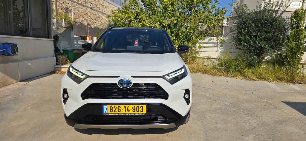 טויוטה RAV4