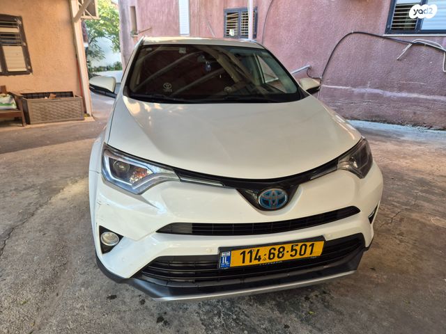 טויוטה RAV4