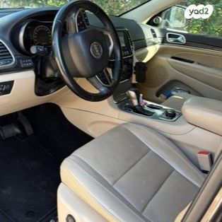 מודעת רכב ג'יפ גרנד צ'ירוקי