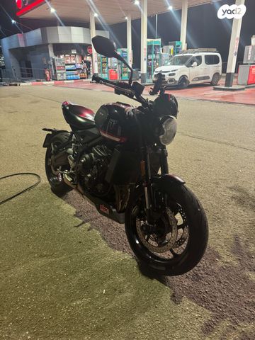 טריומף Trident 660